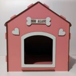 Hobicim Süper Set  Ahşap Dekoratif Köpek Evi-Kulübesi  Minder ve Zincir Tasma (Pembe-Beyaz) - Görsel 3